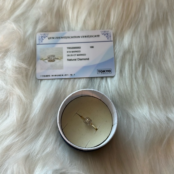 Jewelry - NATURAL DIAMOND RING